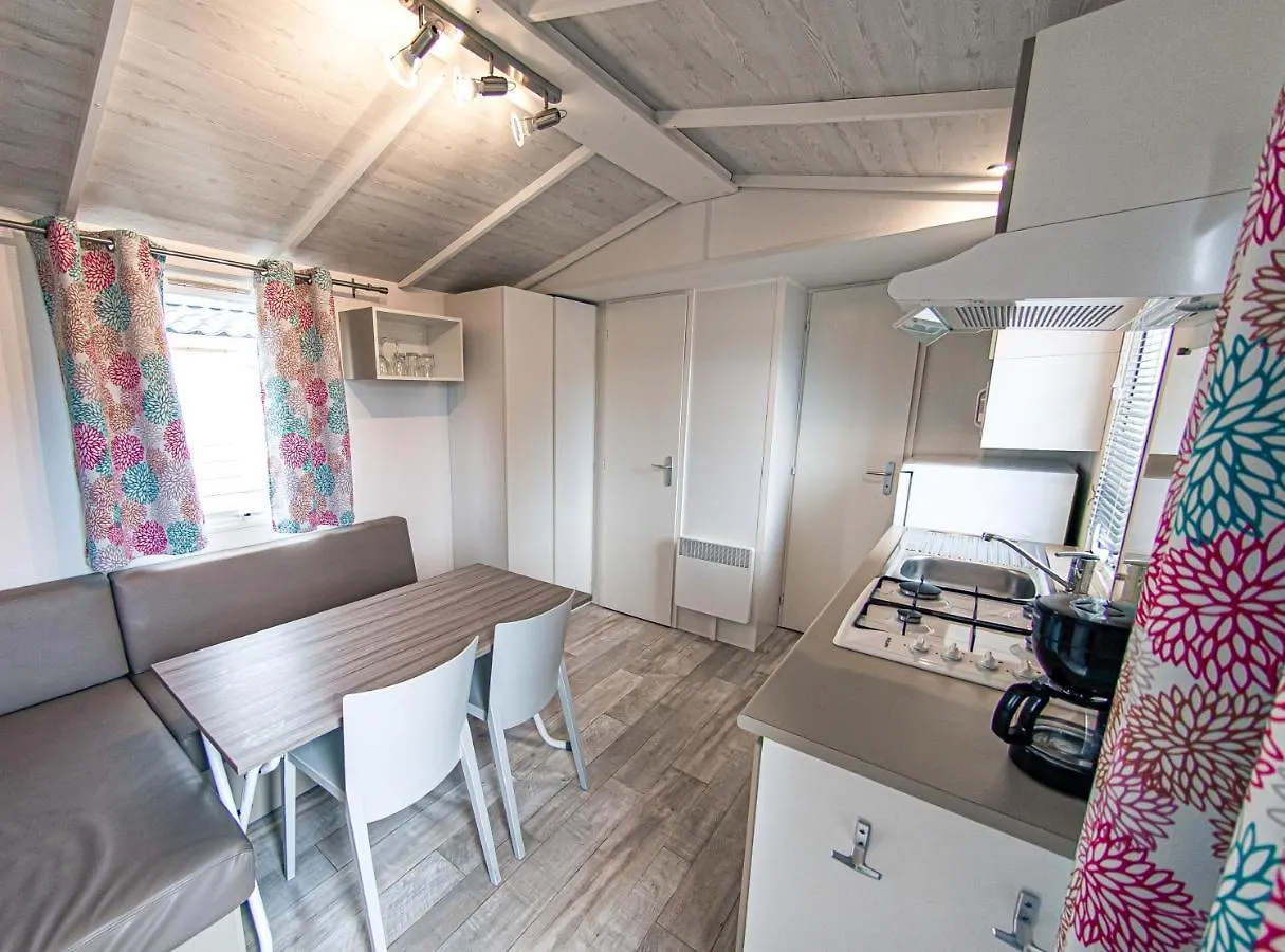 Albatross Mobile Homes On Camping Las Dunas Sant Pere Pescador Spanien