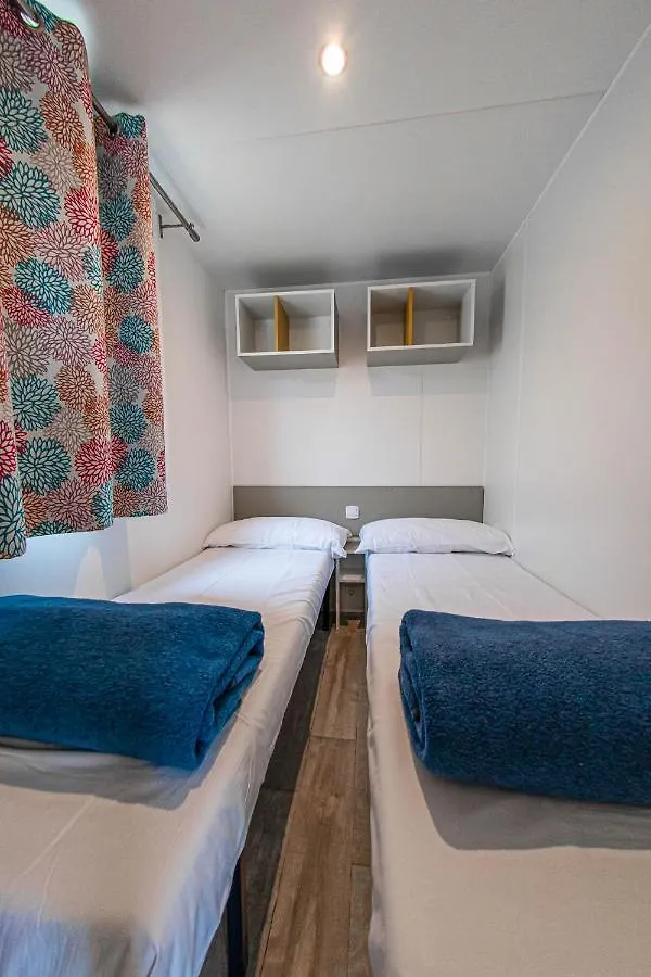Albatross Mobile Homes On Camping Las Dunas Sant Pere Pescador 0*,
