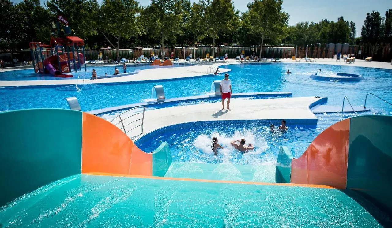 Campingplatz Albatross Mobile Homes On Camping Las Dunas Sant Pere Pescador
