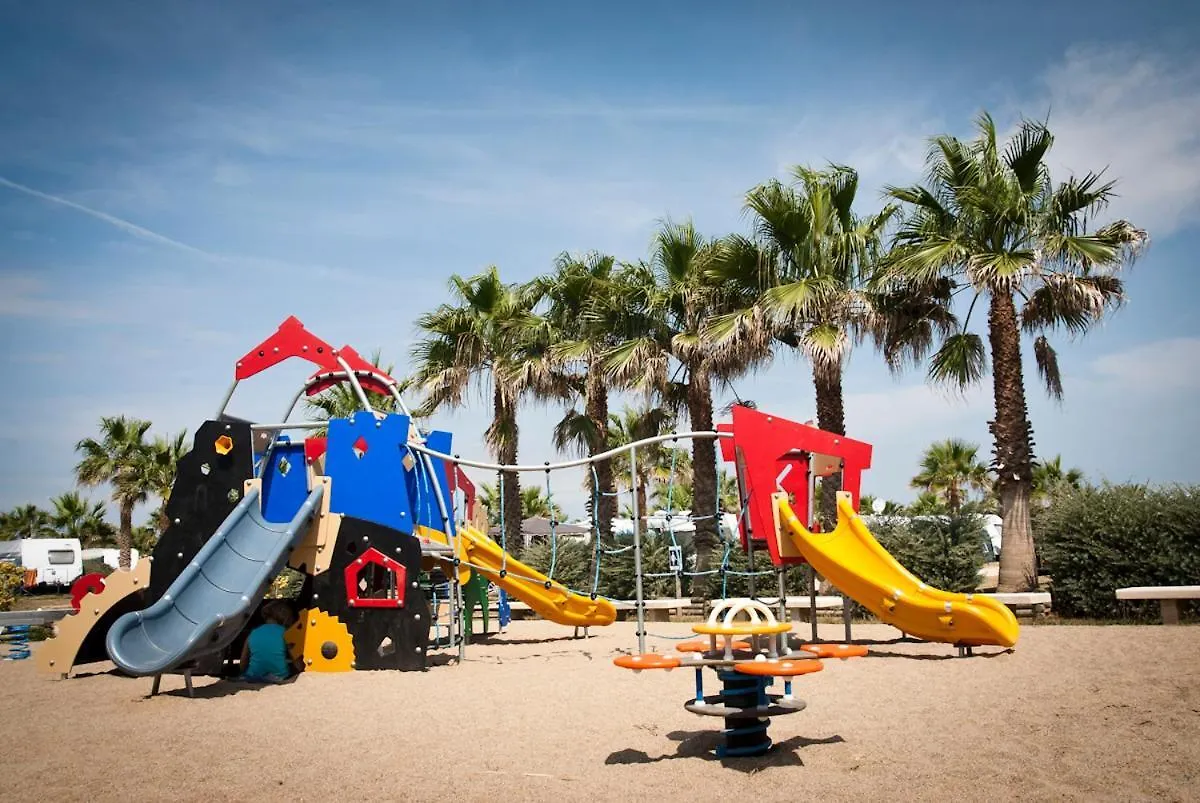 Campingplatz Albatross Mobile Homes On Camping Las Dunas Sant Pere Pescador