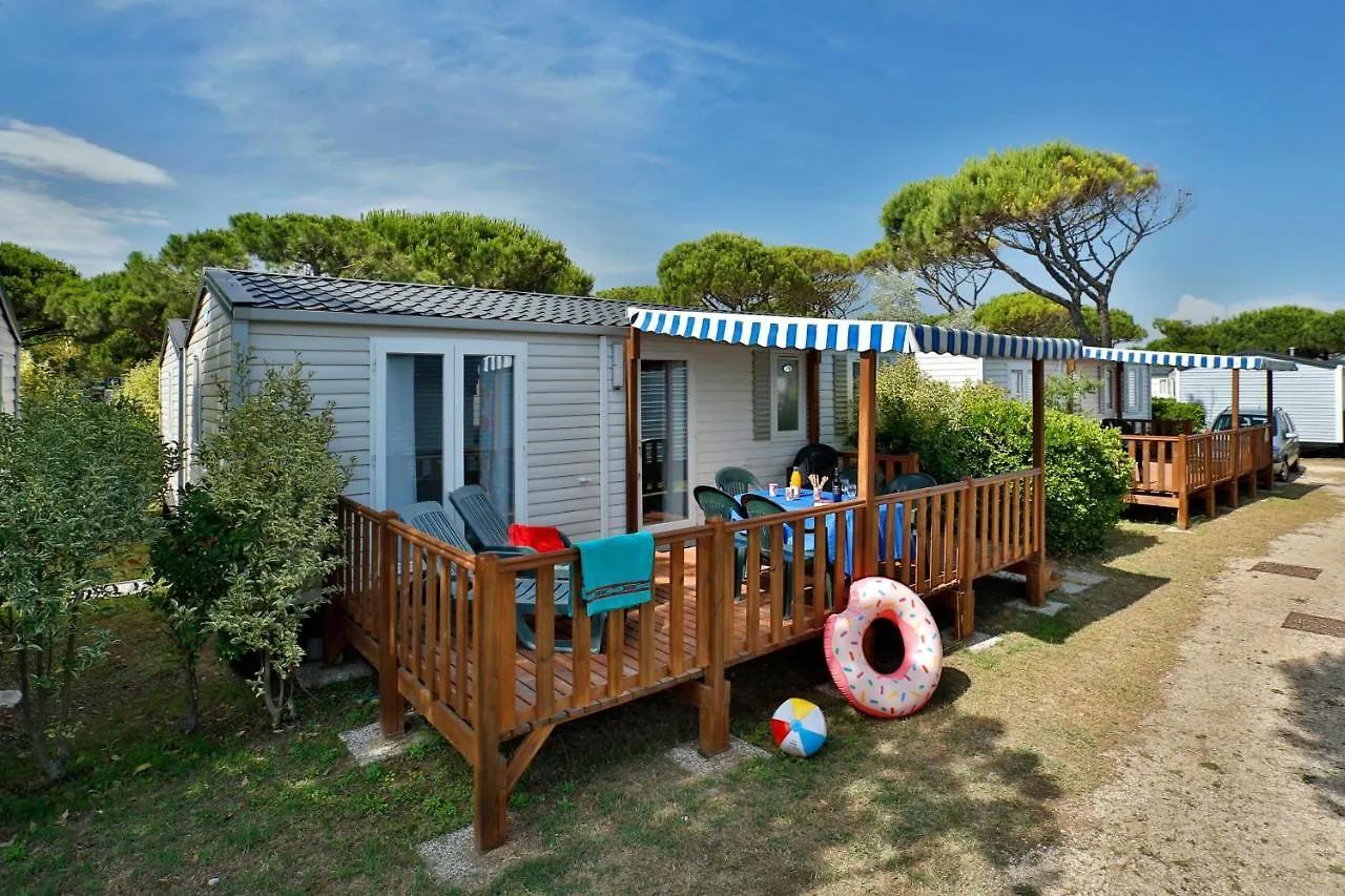 Albatross Mobile Homes On Camping Las Dunas Sant Pere Pescador Campingplatz