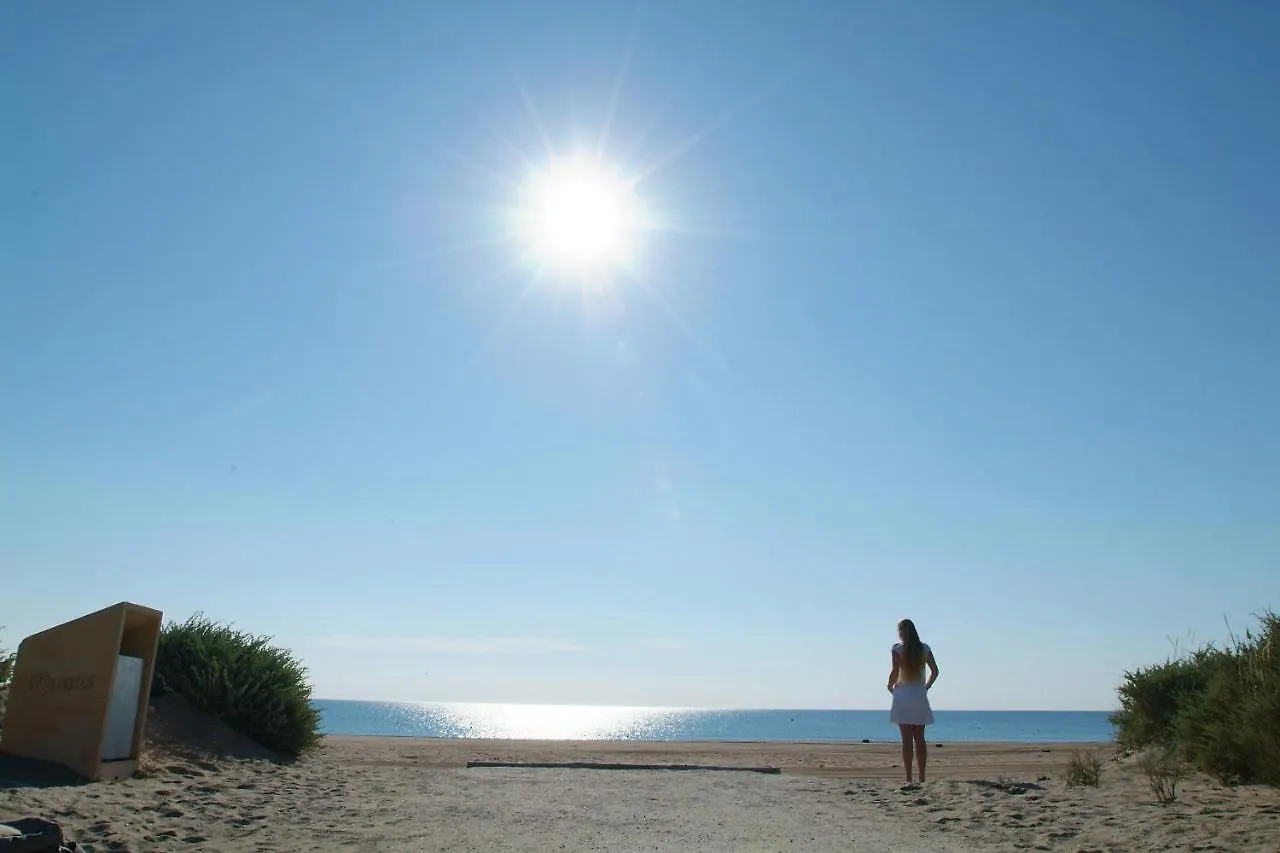 Campingplatz Albatross Mobile Homes On Camping Las Dunas Sant Pere Pescador Spanien